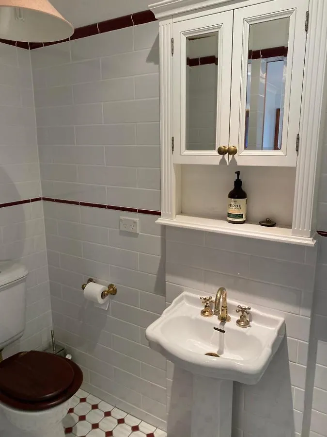 Colburn House Apartment Victoria Point Homestay